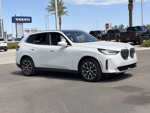 Certified 2025 BMW X3 xDrive30i w/ Premium Package AWD/4WD image 4