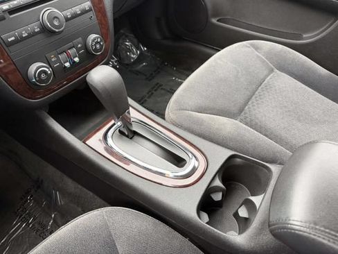 Used 2011 Chevrolet Impala LT FWD image 27