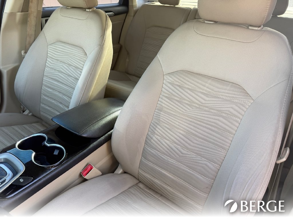 Used 2016 Ford Fusion SE FWD image 14