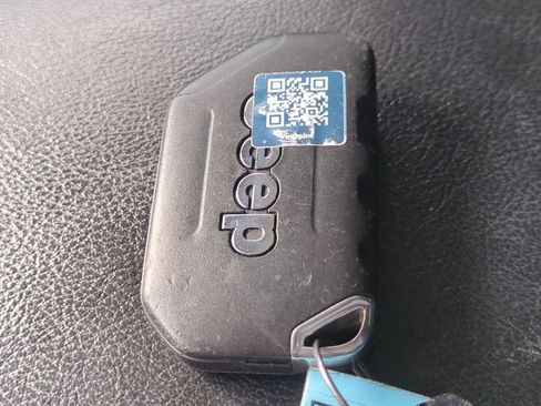 Used 2020 Jeep Wrangler Unlimited Sport image 32