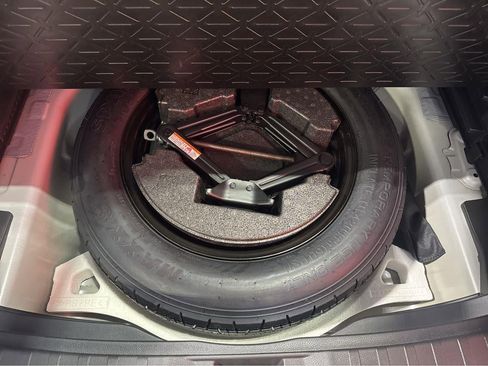 Used 2024 Toyota RAV4 LE image 32