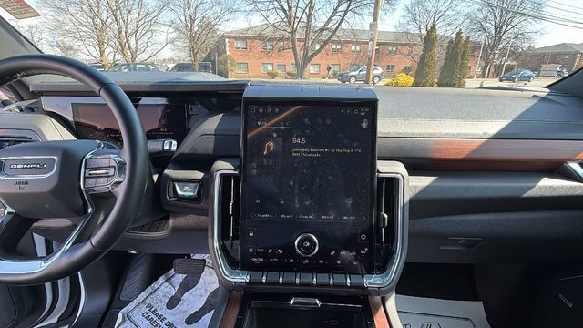 Certified 2025 GMC Yukon XL Denali AWD/4WD image 20