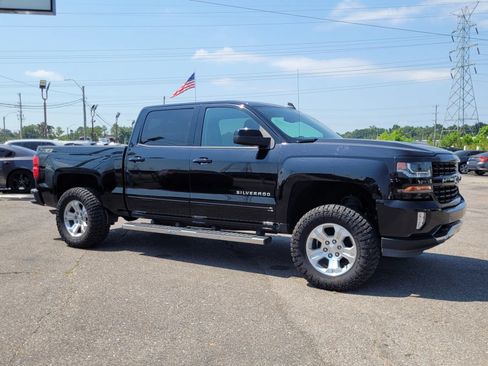 Used 2018 Chevrolet Silverado 1500 LT w/ All Star Edition AWD/4WD image 19