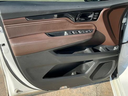 Used 2025 Honda Odyssey Elite image 8