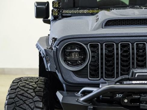 Used 2024 Jeep Wrangler Unlimited Rubicon w/ Technology Group AWD/4WD image 3
