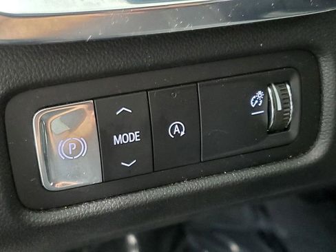 Used 2025 GMC Acadia Elevation FWD image 30