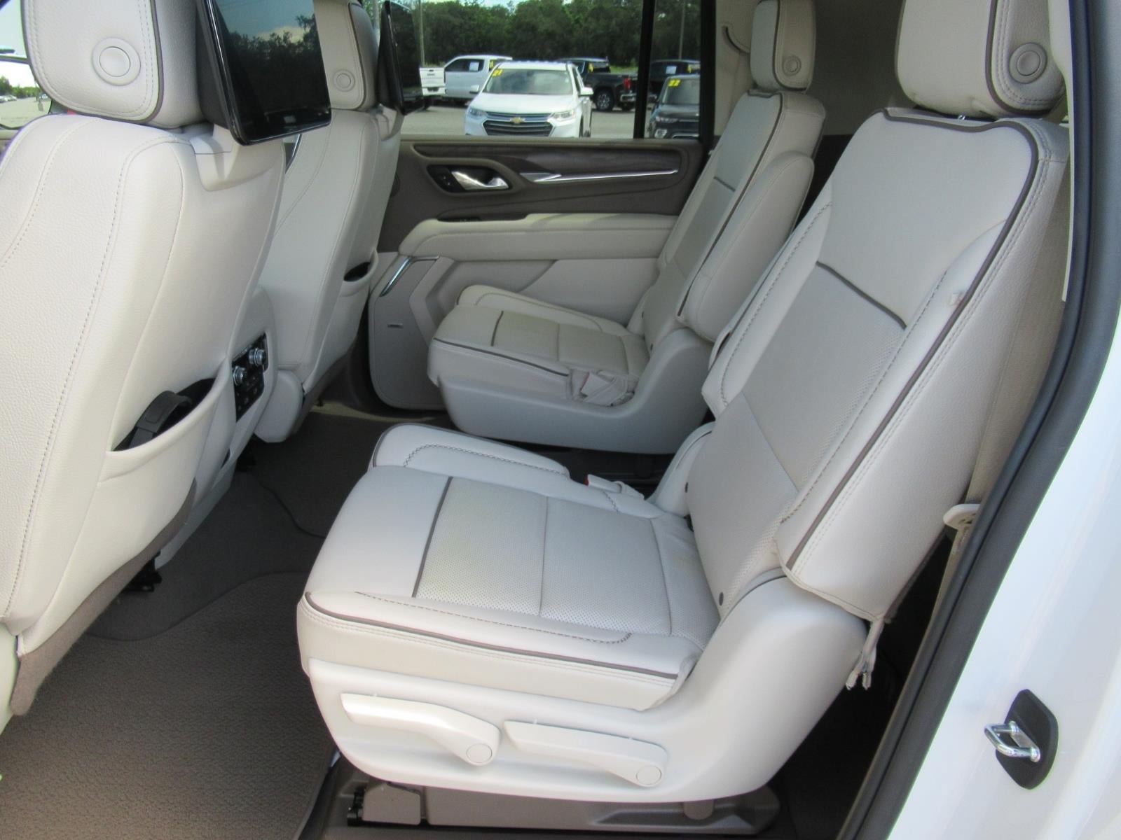 Used 2024 GMC Yukon XL Denali RWD image 36
