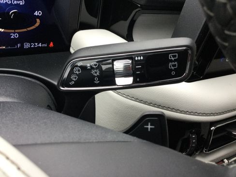 New 2026 Lincoln Aviator Reserve w/ Illumination Package AWD/4WD image 15