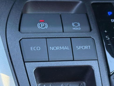 Certified 2025 Toyota RAV4 LE FWD image 18