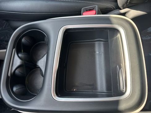 Used 2024 Chrysler Pacifica Touring-L image 26