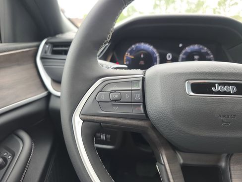 New 2026 Jeep Grand Cherokee L 2WD image 21