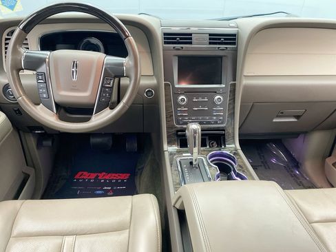 Used 2017 Lincoln Navigator Select AWD/4WD image 15