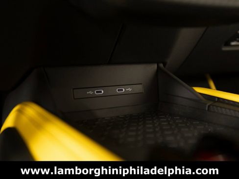 Used 2024 Lamborghini Revuelto image 22