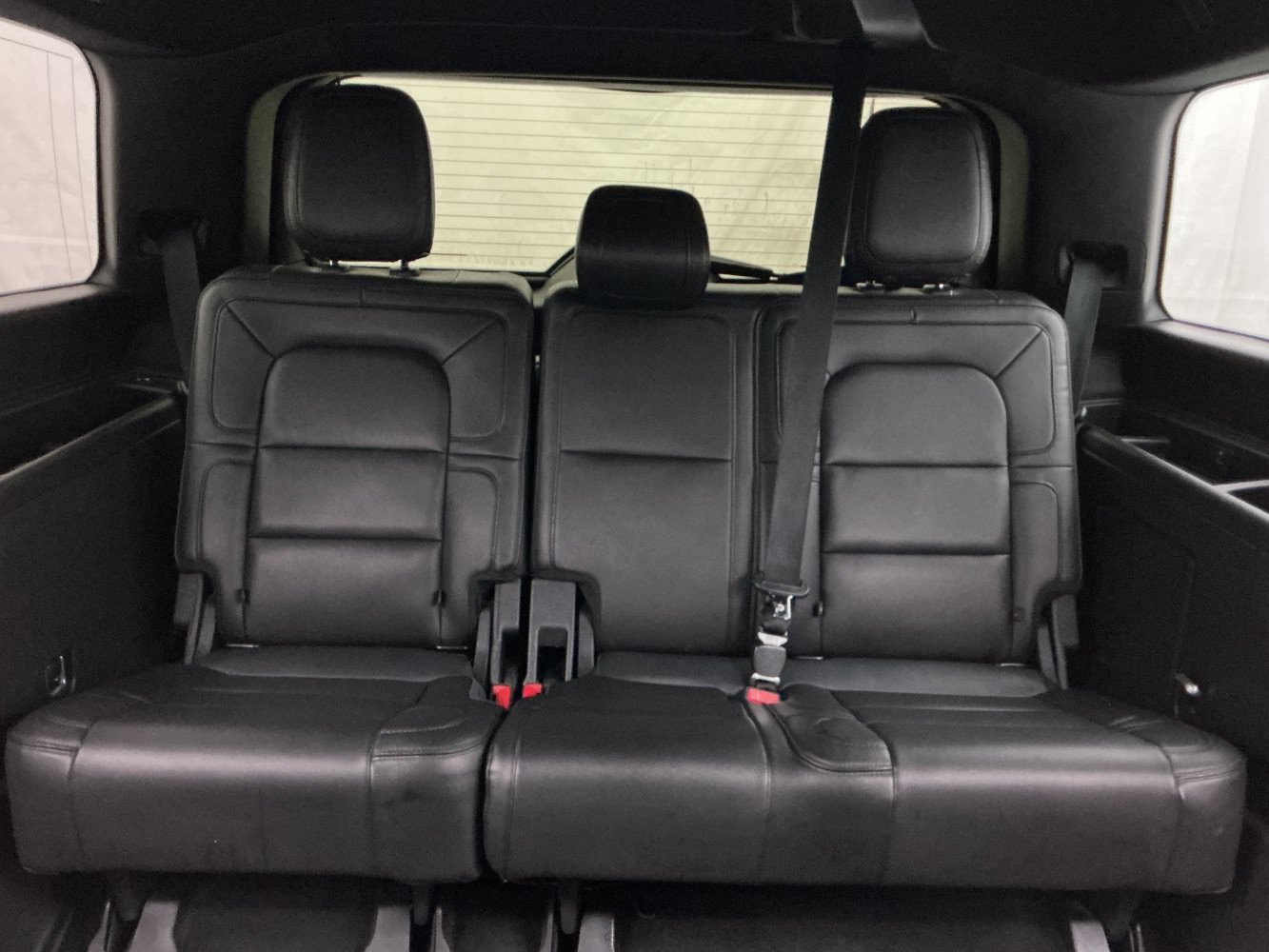 Used 2018 Lincoln Navigator Premiere RWD image 28