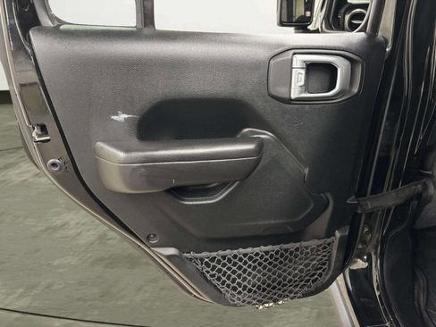 Used 2020 Jeep Wrangler Unlimited Sport image 17