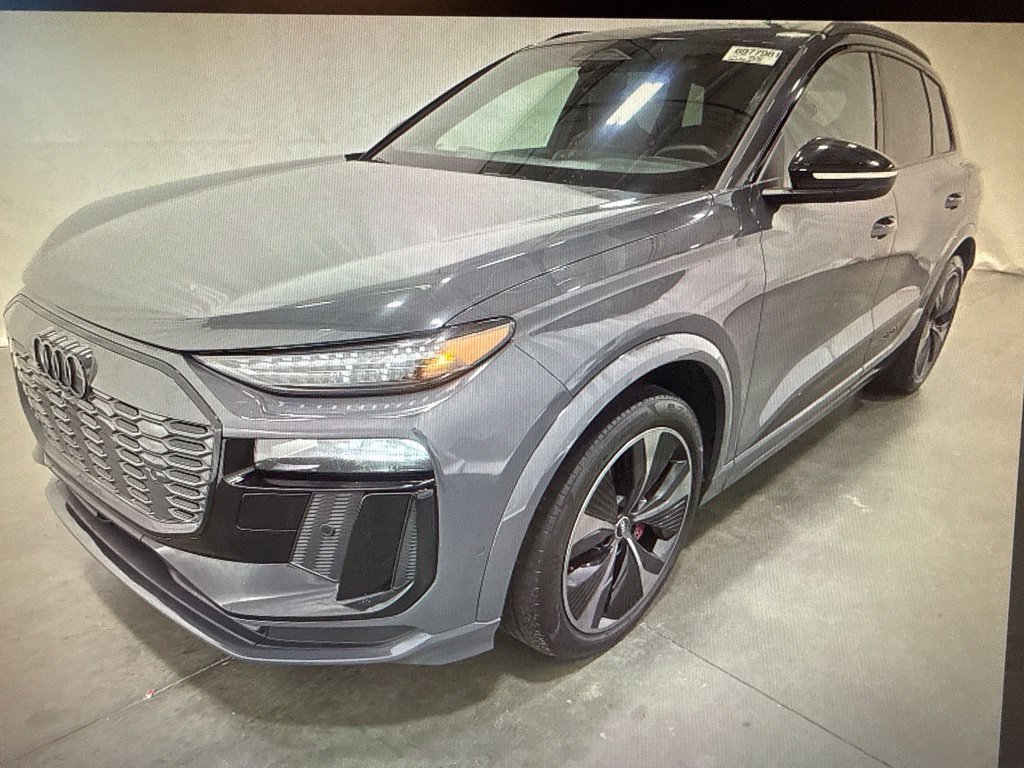Used 2025 Audi SQ6 e-tron Prestige w/ Red Edition One AWD/4WD image 1