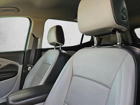 Used 2023 GMC Terrain SLT FWD image 13