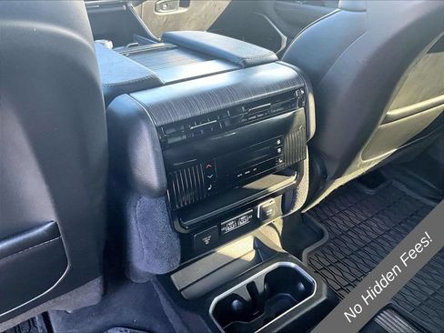 Used 2024 Jeep Wagoneer Series III AWD/4WD image 28