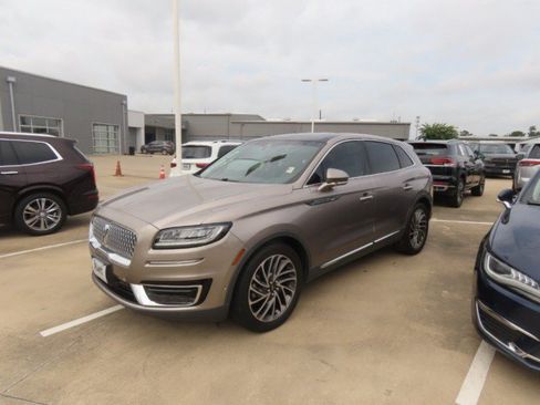 Used 2019 Lincoln Nautilus Reserve FWD image 2