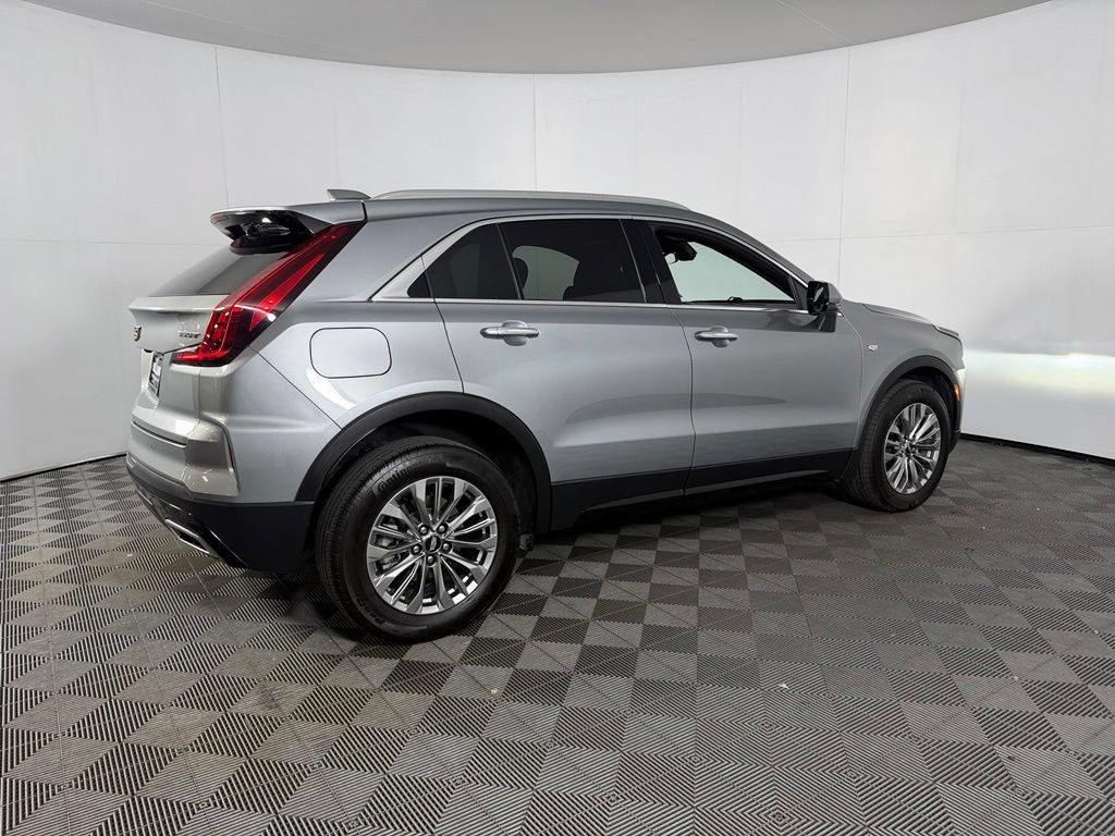 Used 2024 Cadillac XT4 Premium Luxury AWD/4WD image 8