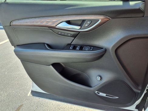 Used 2021 Buick Envision Avenir w/ Technology Package II FWD image 24