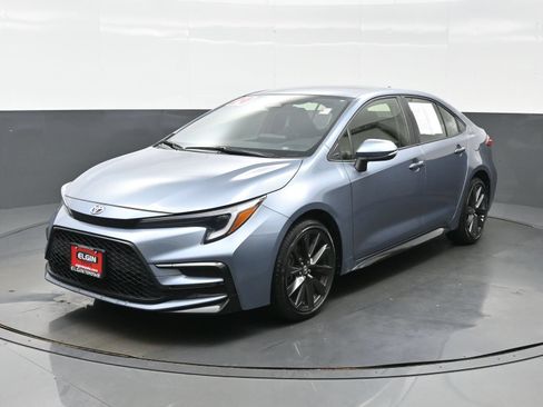 Used 2024 Toyota Corolla SE FWD image 2