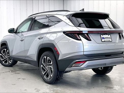 Certified 2025 Hyundai Tucson Limited AWD/4WD image 5