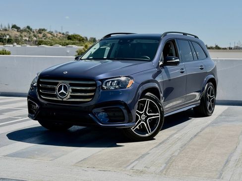 New 2026 Mercedes-Benz GLS 450 4MATIC image 2