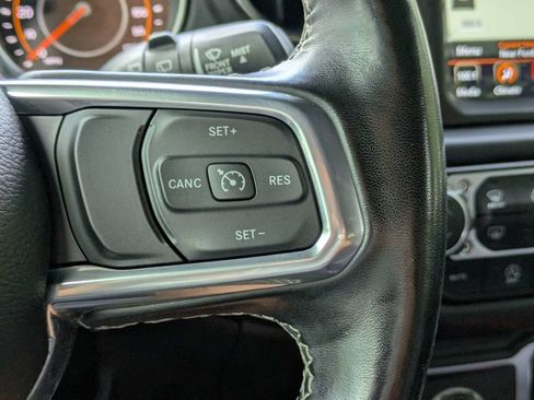 Used 2021 Jeep Wrangler Unlimited Sahara AWD/4WD image 27