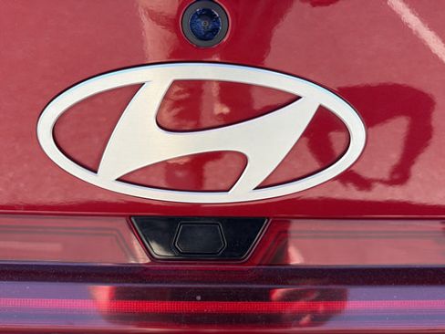 Used 2024 Hyundai Elantra Limited FWD image 30