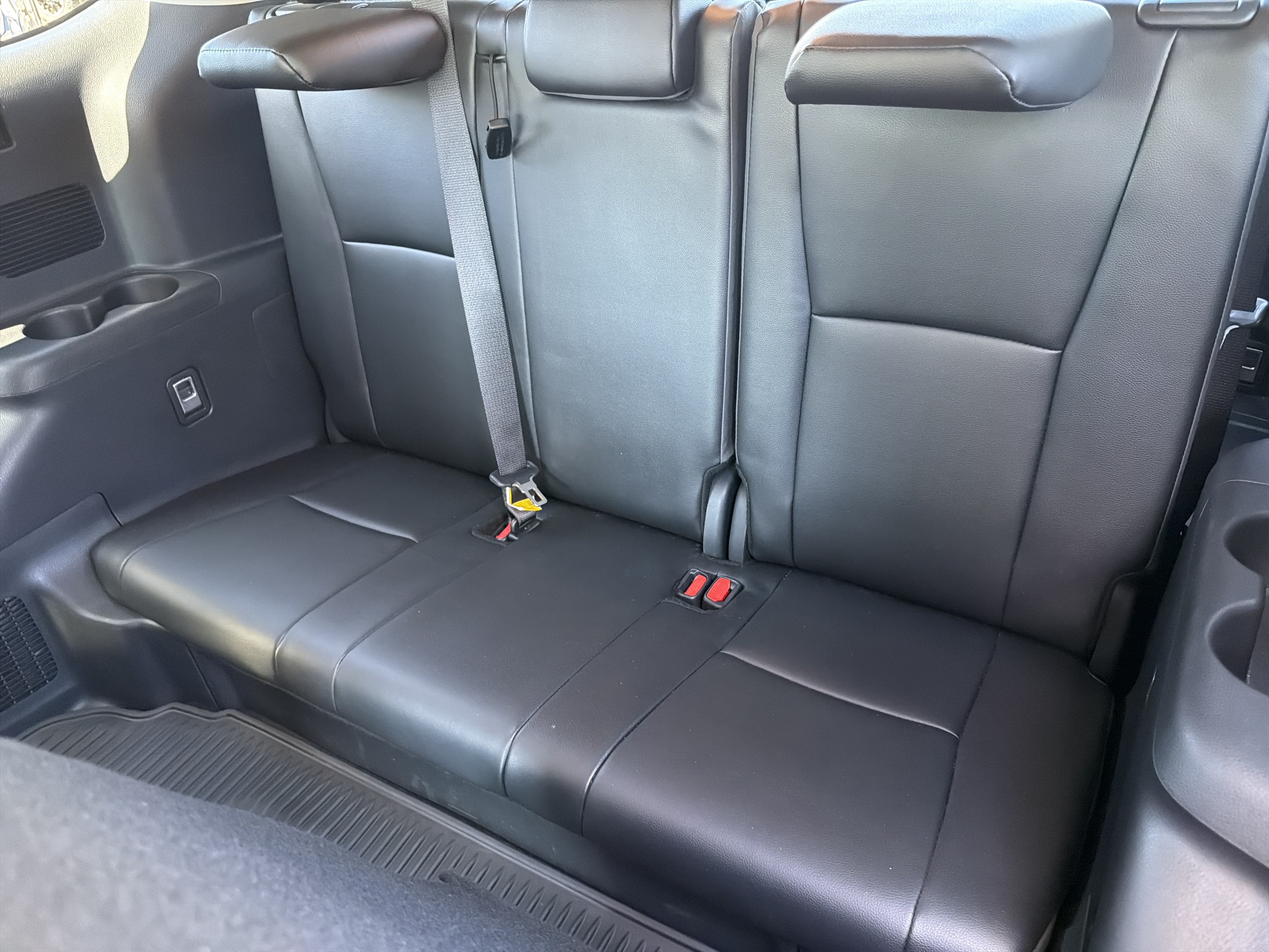 Certified 2025 Toyota Highlander XLE FWD image 31