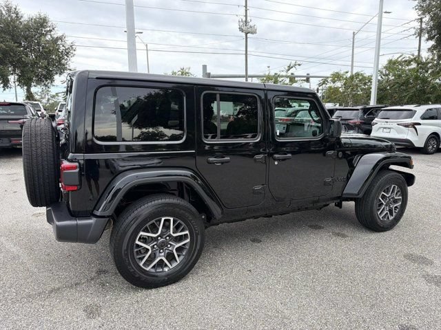 Used 2026 Jeep Wrangler Unlimited Sahara AWD/4WD image 2