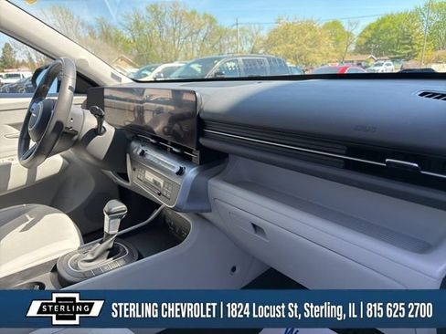 Used 2024 Hyundai Kona SEL FWD image 12