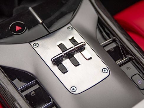 Used 2025 Ferrari Purosangue AWD/4WD image 20