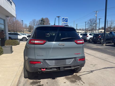 Used 2014 Jeep Cherokee Trailhawk w/ Technology Group image 4