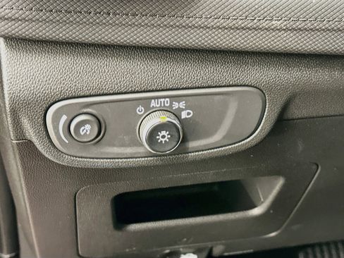 Used 2025 Chevrolet TrailBlazer LT AWD/4WD image 17