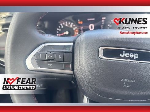 Used 2025 Jeep Compass Trailhawk image 20