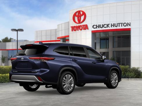 New 2026 Toyota Highlander Platinum image 10