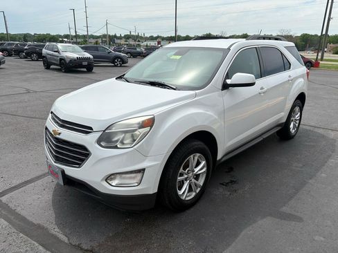 Used 2017 Chevrolet Equinox LT w/ Convenience Package FWD image 4