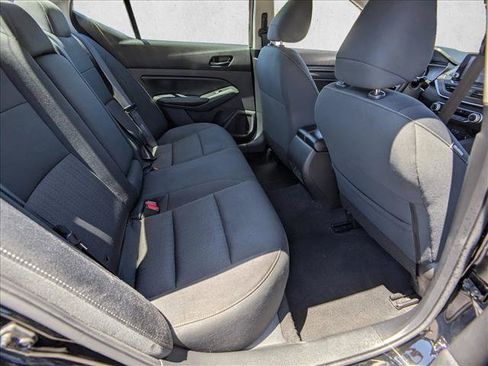 Used 2024 Nissan Altima 2.5 SV FWD image 17