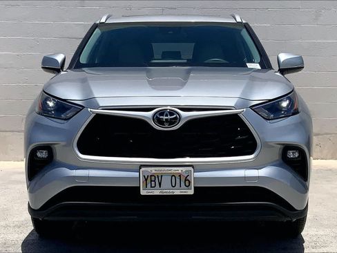 Used 2025 Toyota Highlander XLE AWD/4WD image 6