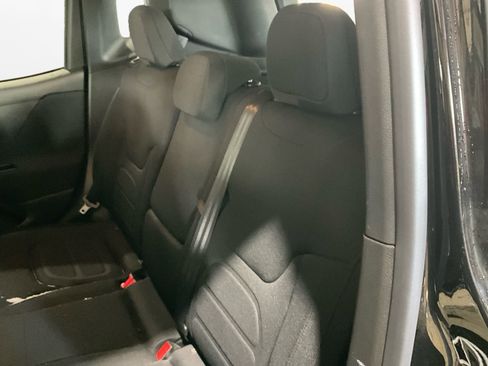 Used 2019 Jeep Renegade Latitude w/ Cold Weather Group image 13