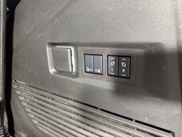 Used 2026 GMC Yukon Elevation w/ Elevation Premium Package AWD/4WD image 22