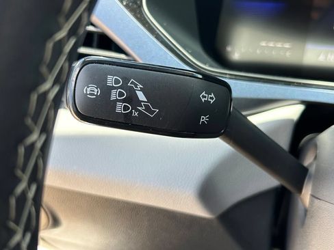 Certified 2023 Volkswagen Taos SE w/ Panoramic Sunroof Package FWD image 22