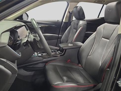 Used 2023 Buick Envision Essence w/ Sport Touring Package image 11