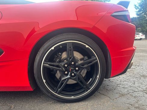 Used 2022 Chevrolet Corvette Stingray Convertible w/ Z51 Performance Package RWD image 10