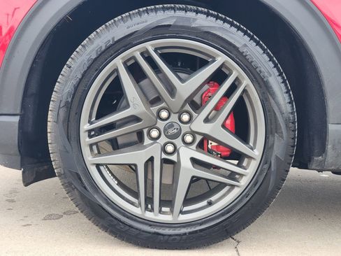 Used 2025 Ford Explorer ST-Line w/ Premium Package image 12