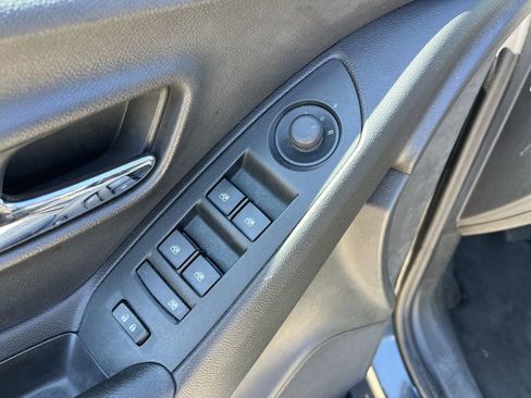 Used 2018 Chevrolet Trax LT w/ LT Convenience Package image 24