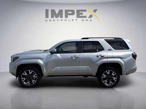 Used 2025 Toyota 4Runner TRD Sport AWD/4WD image 2