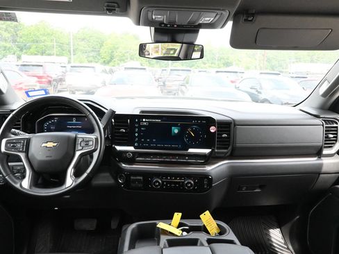 Used 2025 Chevrolet Silverado 1500 LT RWD image 24